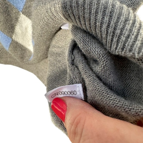 New York & Co - grey argyle deep v-neck sweater, sizeXL - Picture 8 of 9